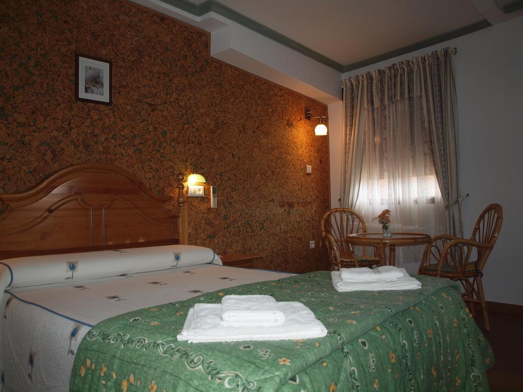 Hostal Yuste Garganta la Olla Exterior photo